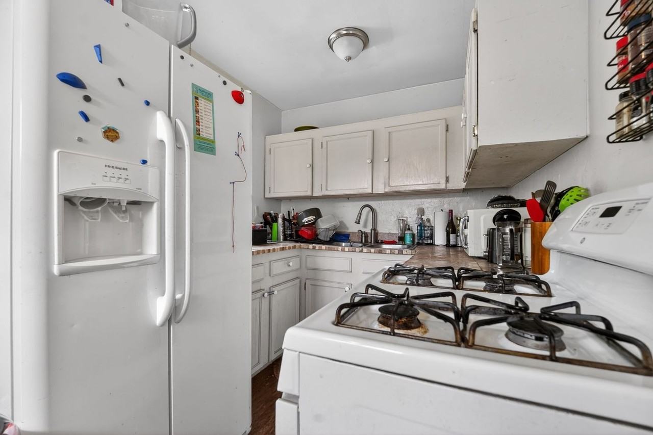 4745 Zuni St - Photo 5 of 16