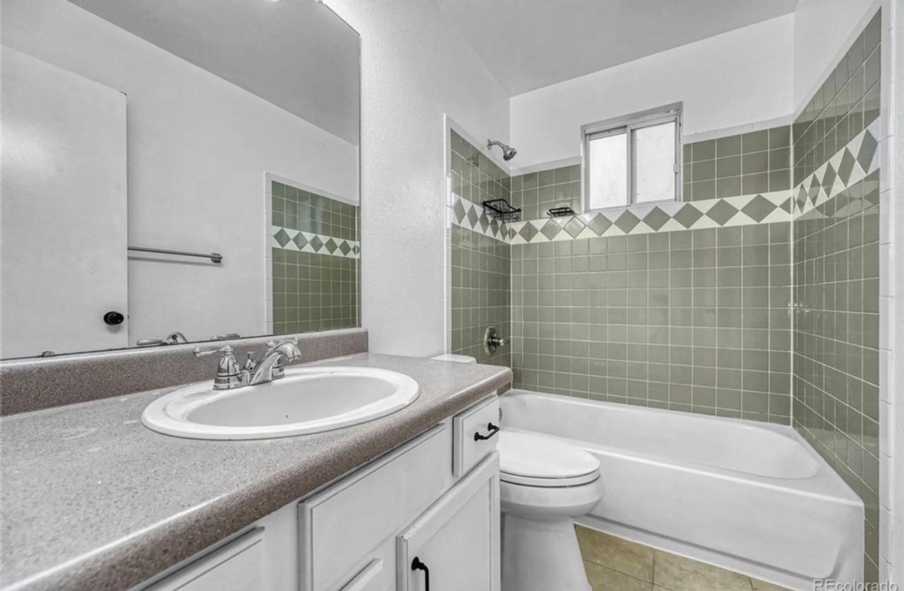 4240 S Ireland St - Photo 3 of 26