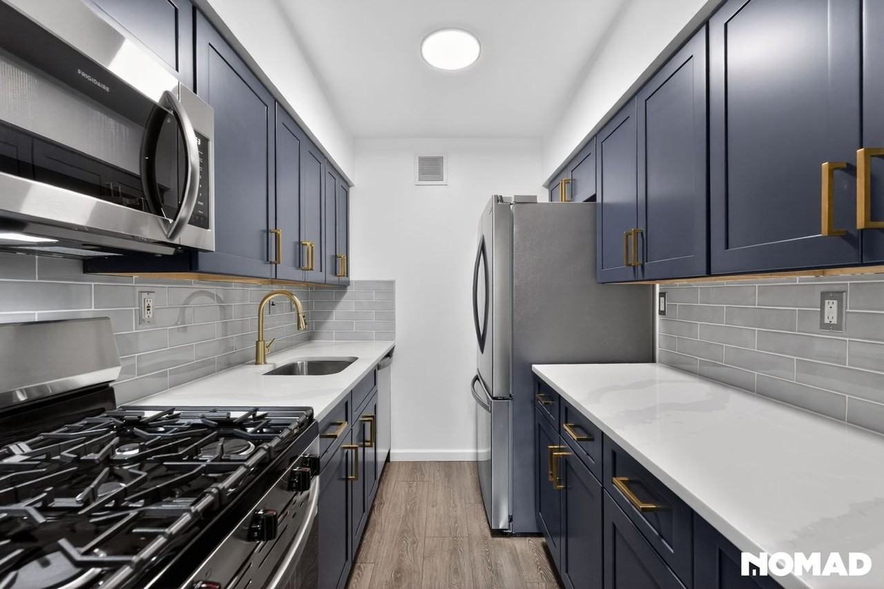 516 Corinthian Ave - Photo 6 of 19