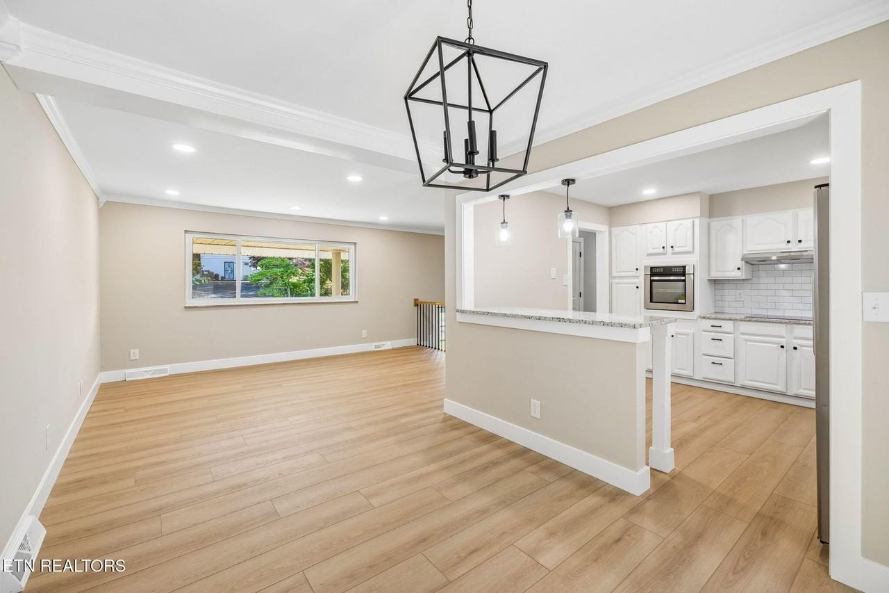 12201 W Kings Gate Rd - Photo 3 of 50