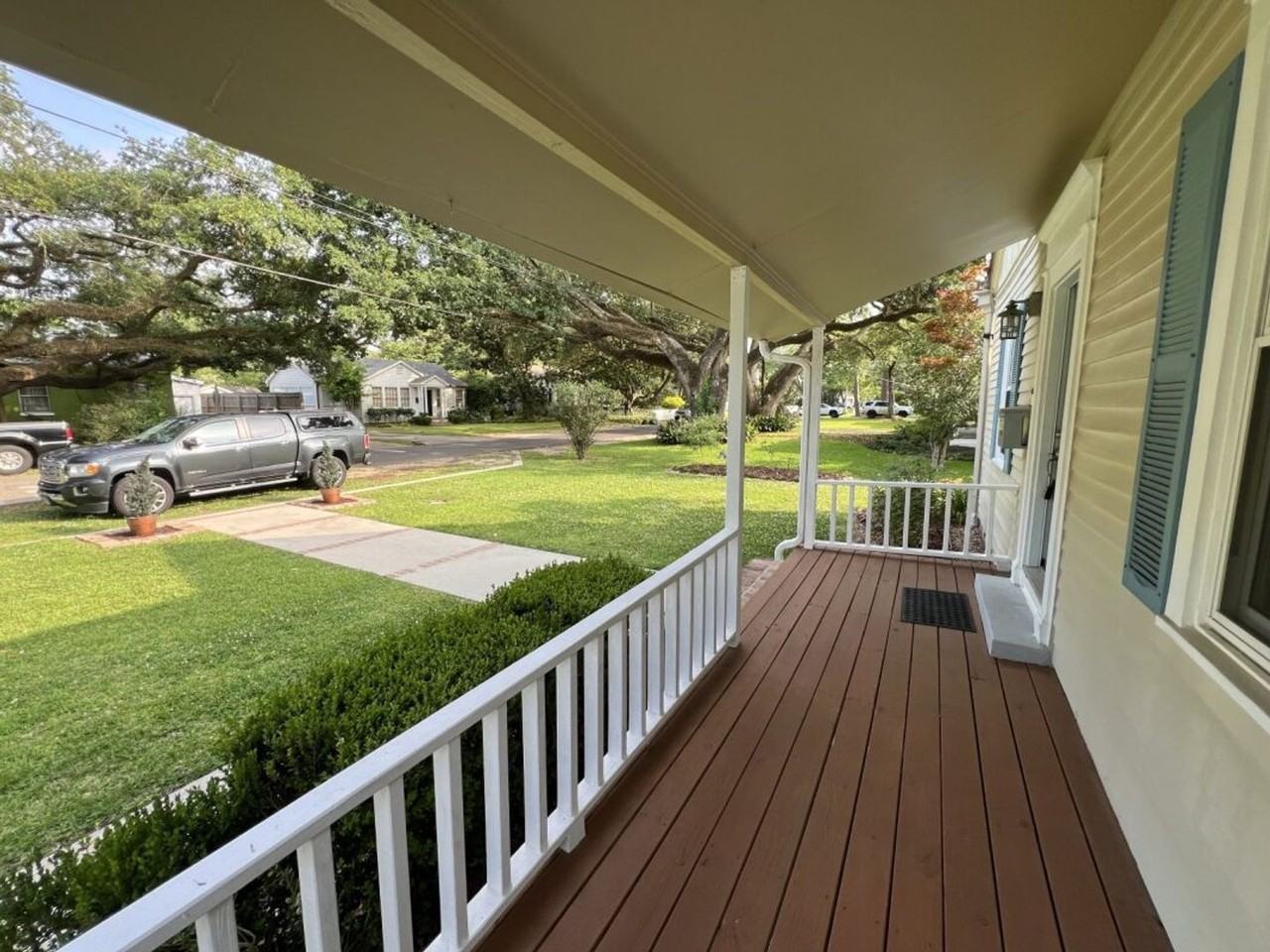 2179 Hollydale Ave - Photo 2 of 47