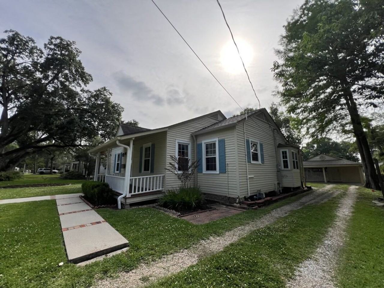 2179 Hollydale Ave - Photo 3 of 47