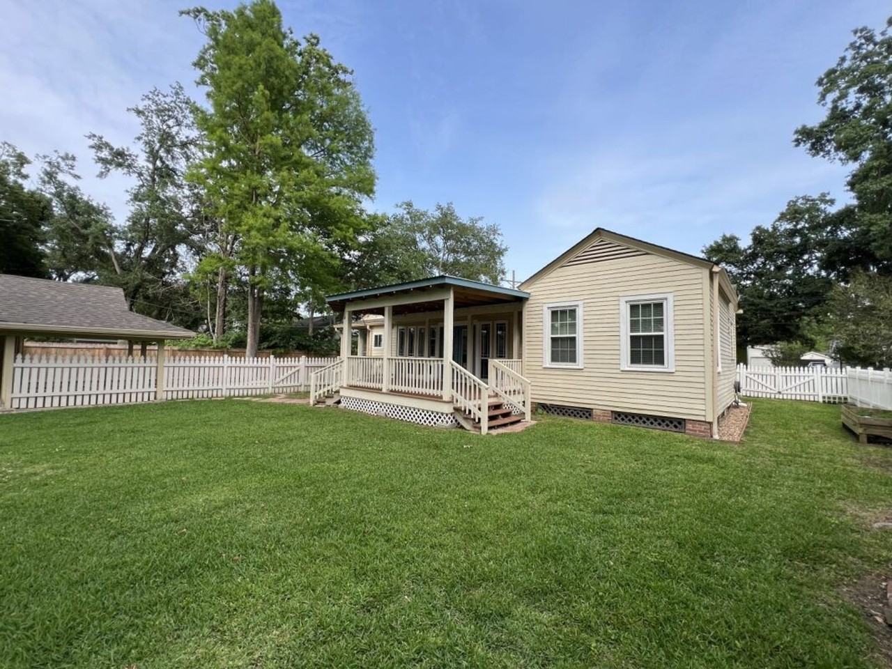 2179 Hollydale Ave - Photo 6 of 47