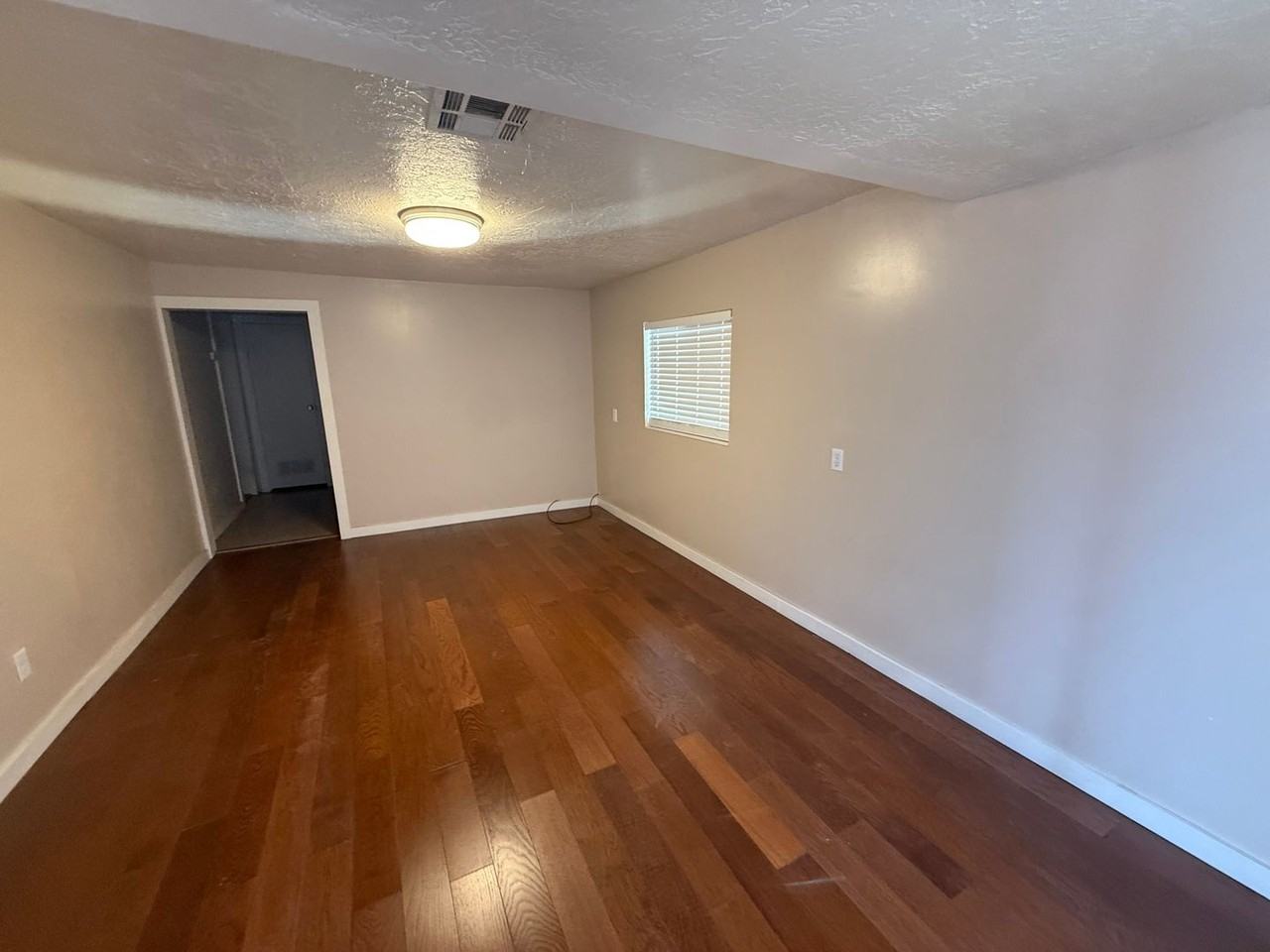 503 Grant St - Photo 5 of 7