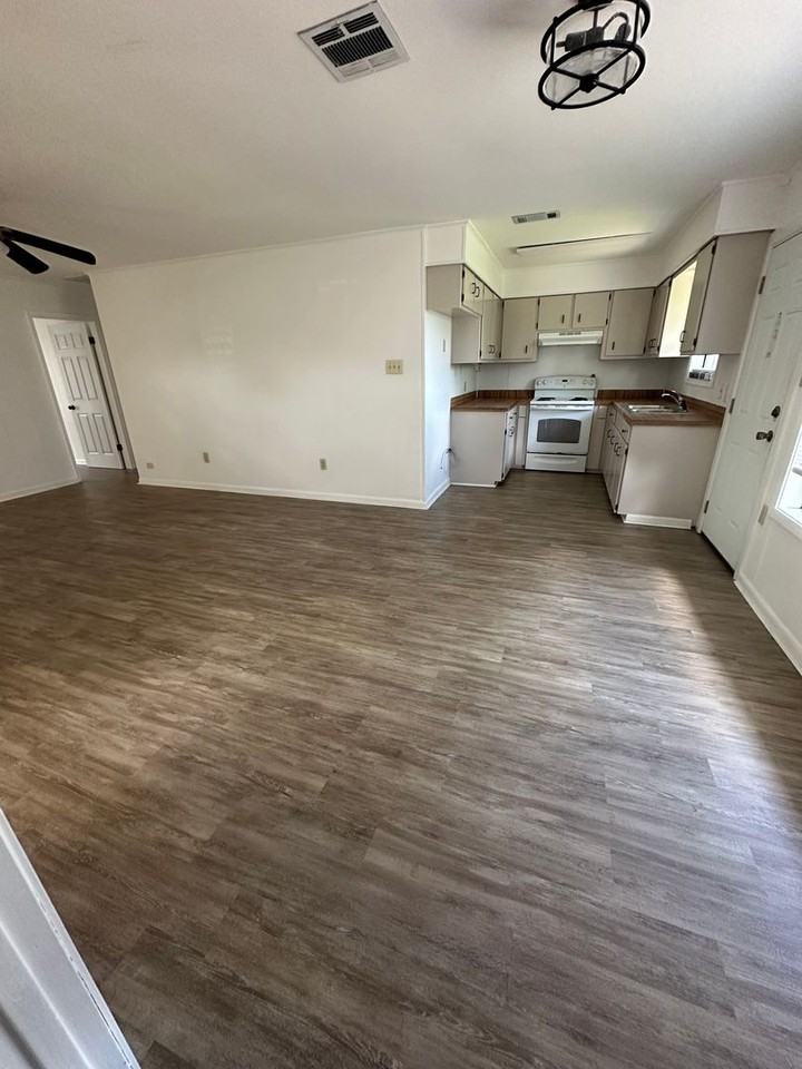 140 Marietta Pl - Photo 4 of 28