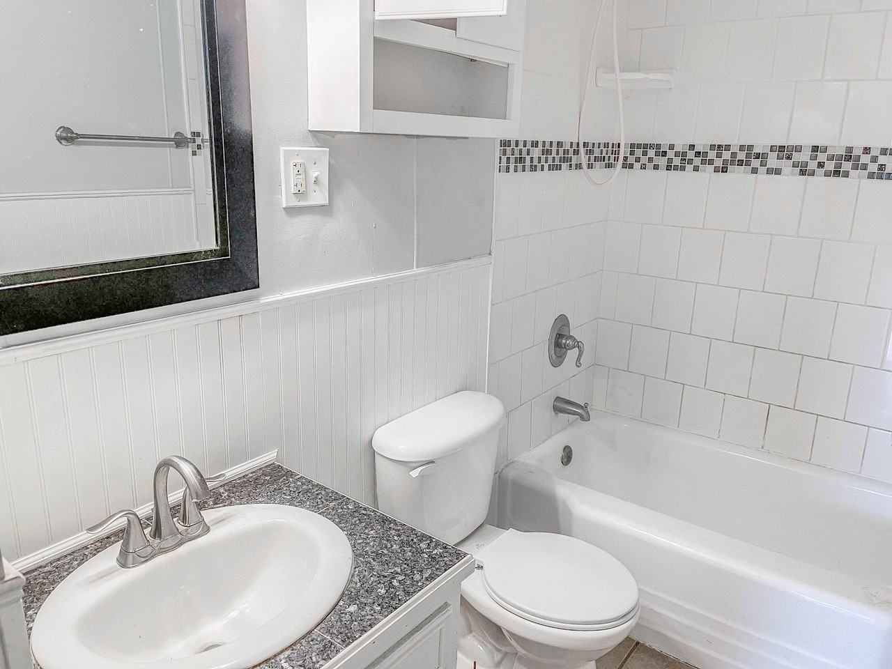 3418 26th St - Photo 4 of 16