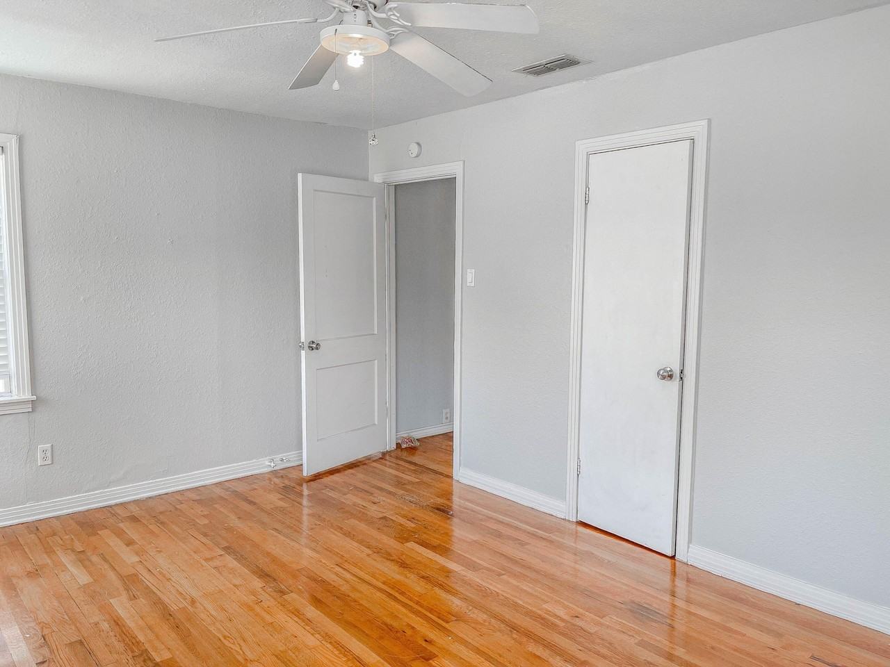 3418 26th St - Photo 5 of 16