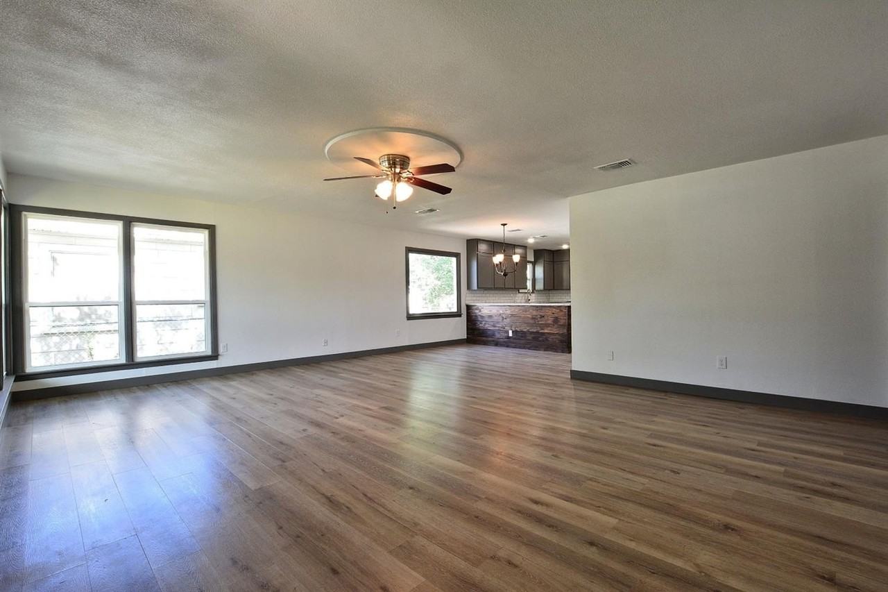 3802 25th St - Photo 2 of 21