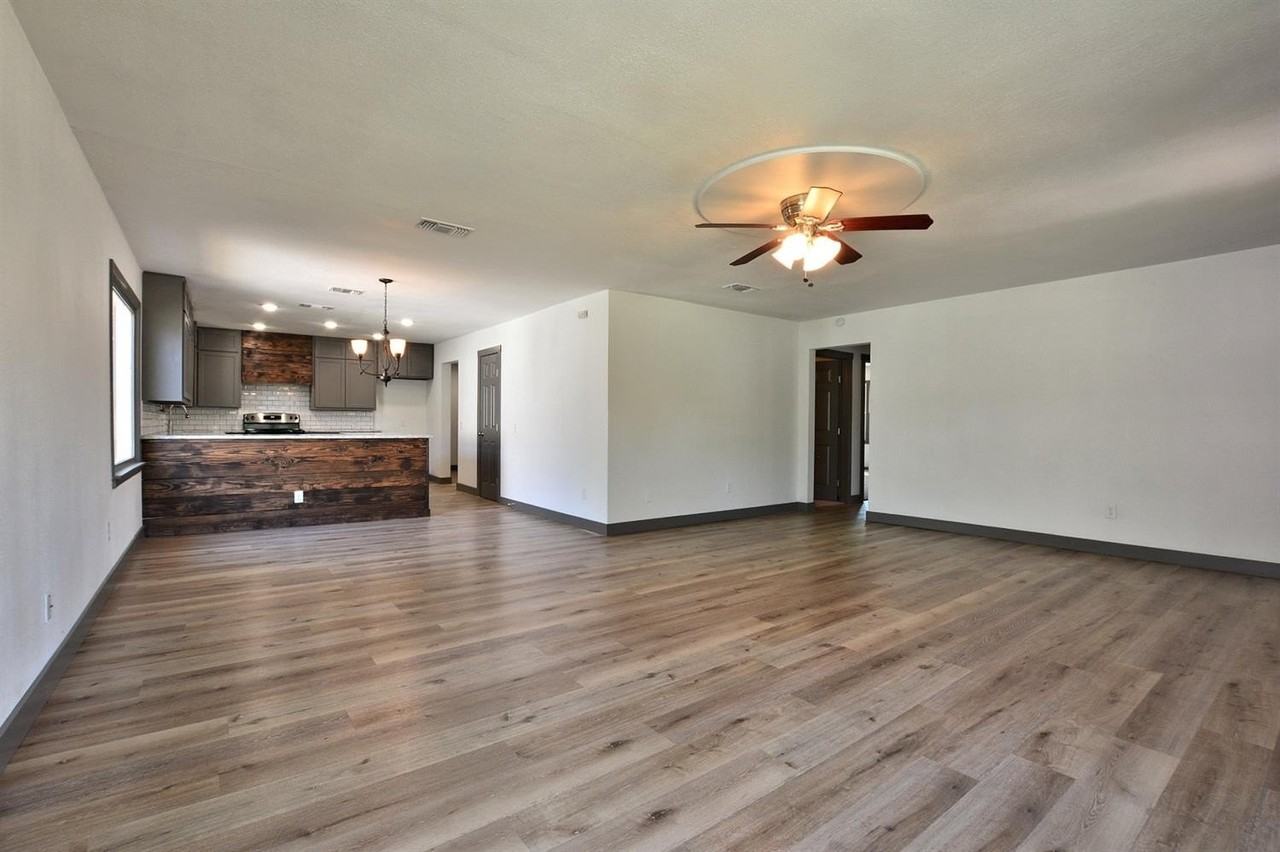 3802 25th St - Photo 3 of 21