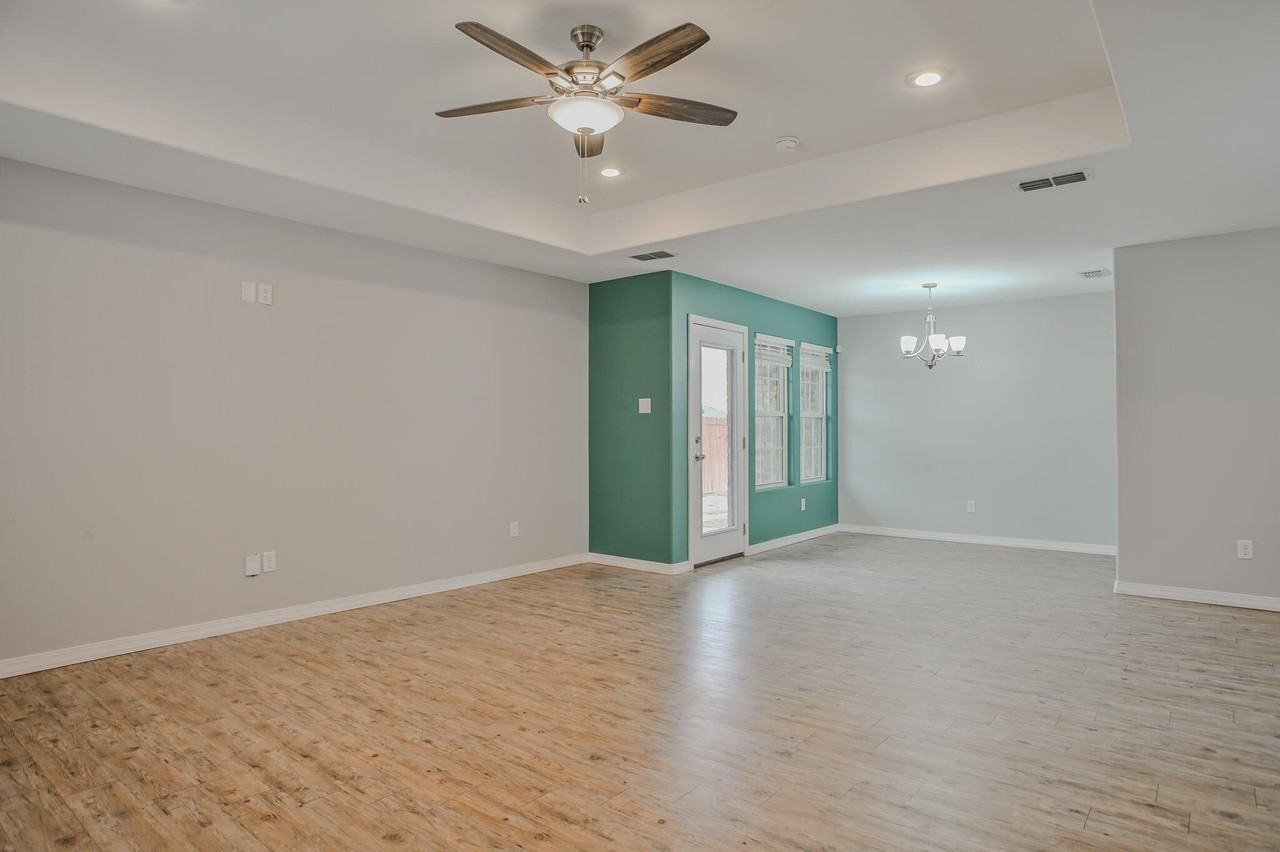 8809 16th St - Photo 4 of 27