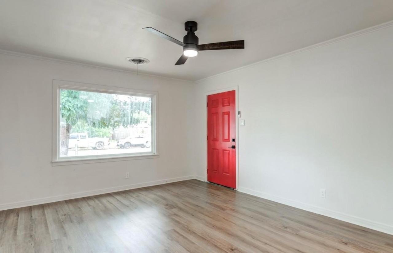 2609 41st St - Photo 3 of 30