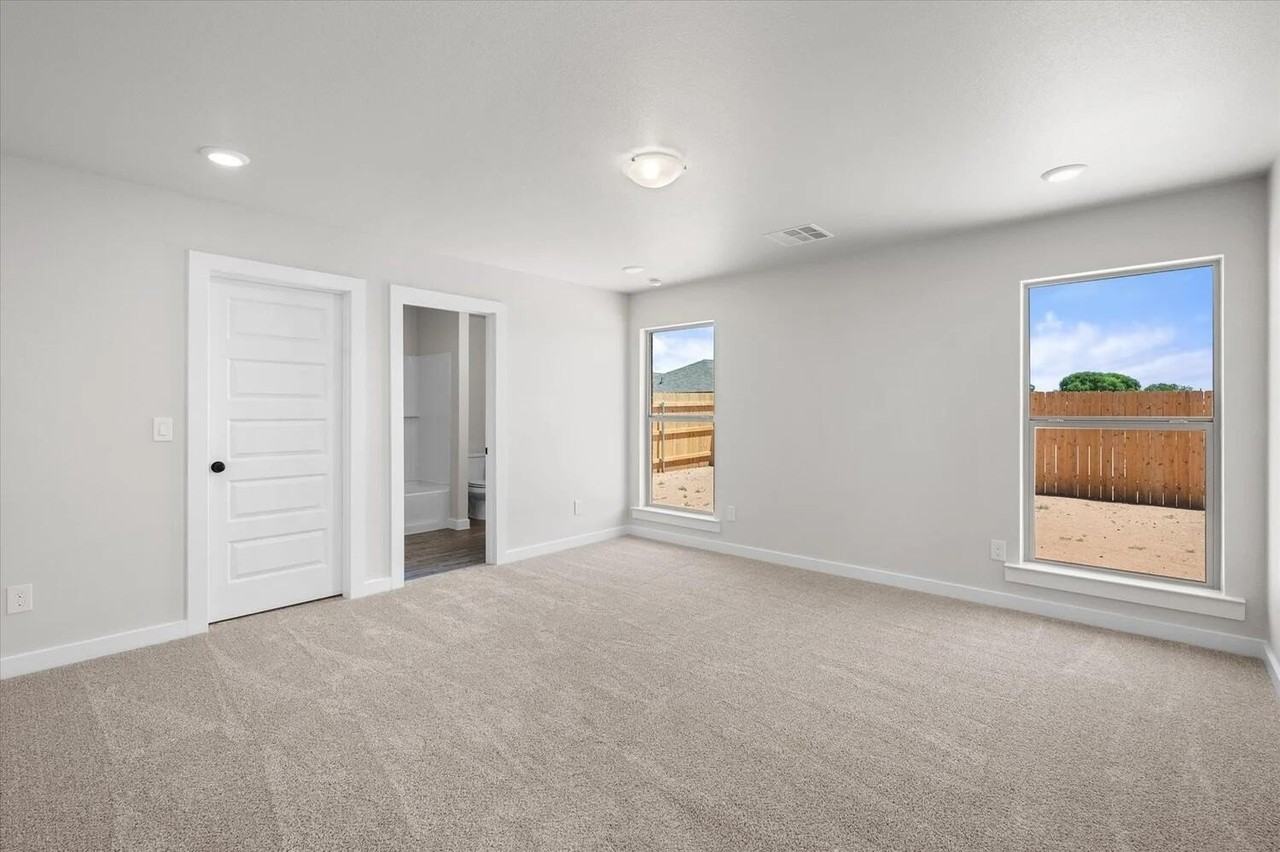 2309 134th St - Photo 6 of 9