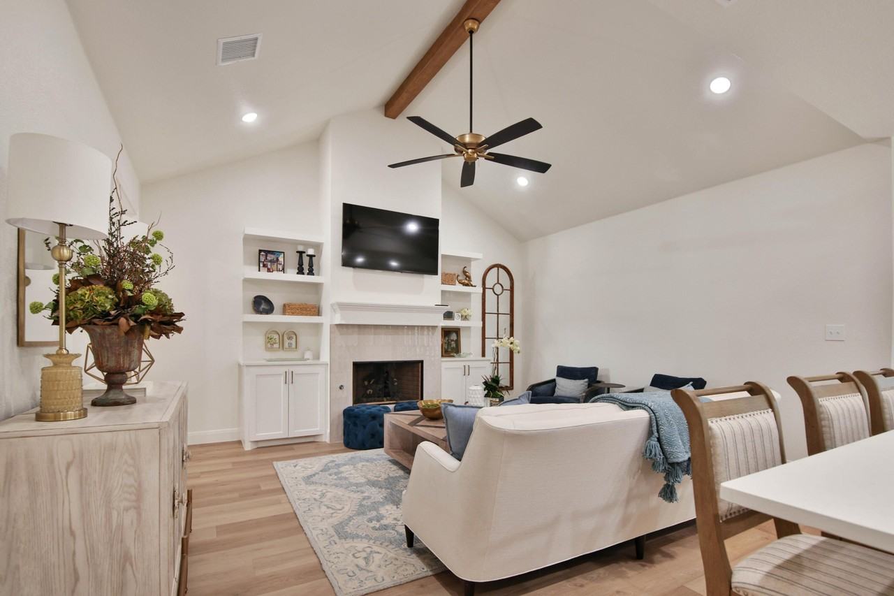 1409 Quincy Ave - Photo 3 of 39