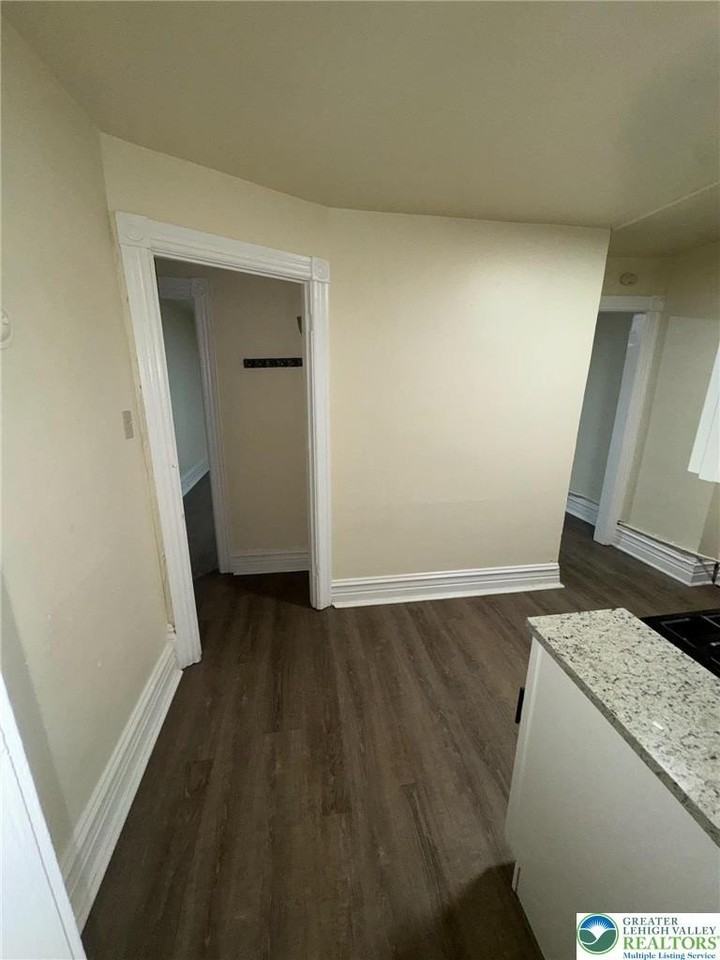 1438 W Turner St #3 - Photo 4 of 15