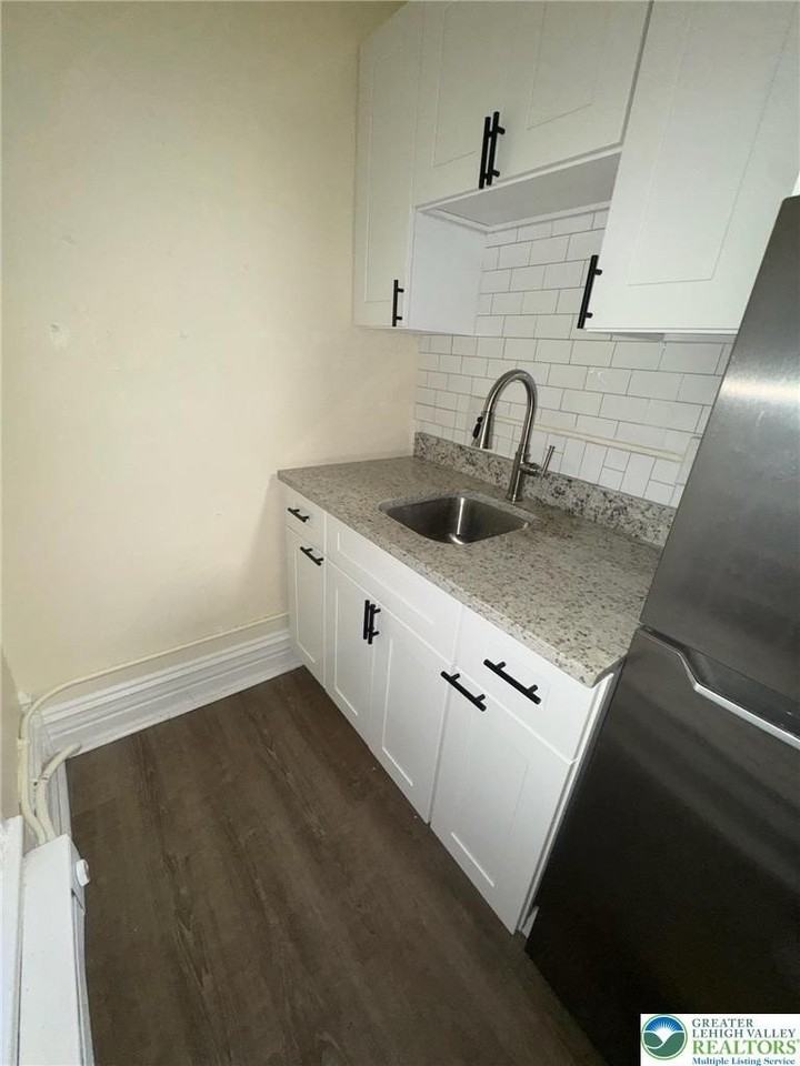 1438 W Turner St #3 - Photo 7 of 15