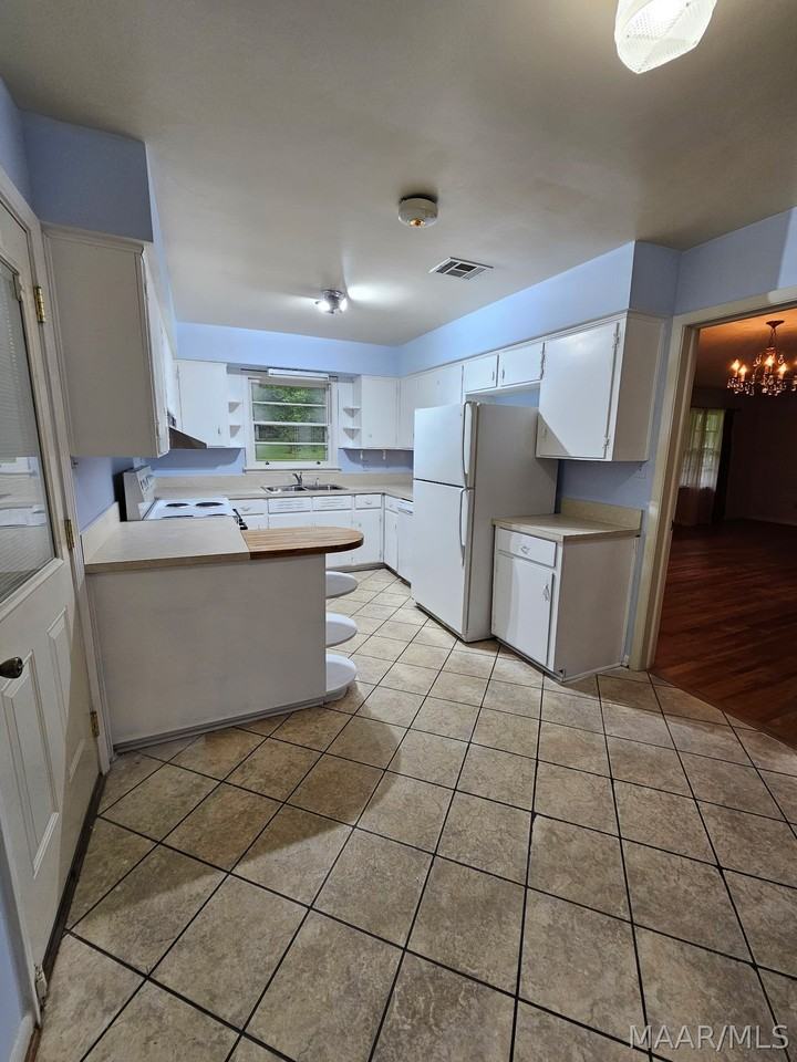 179 W Rosemary Rd - Photo 6 of 26
