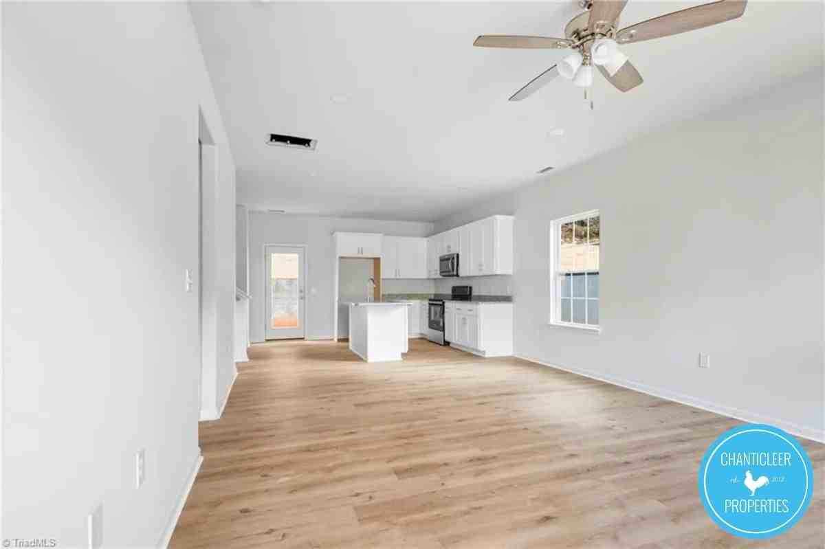 2903 Bolton Pl #1 - Photo 4 of 28