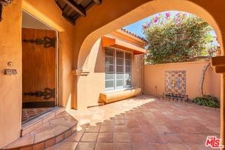 252 S Canon Dr - Photo 3 of 8