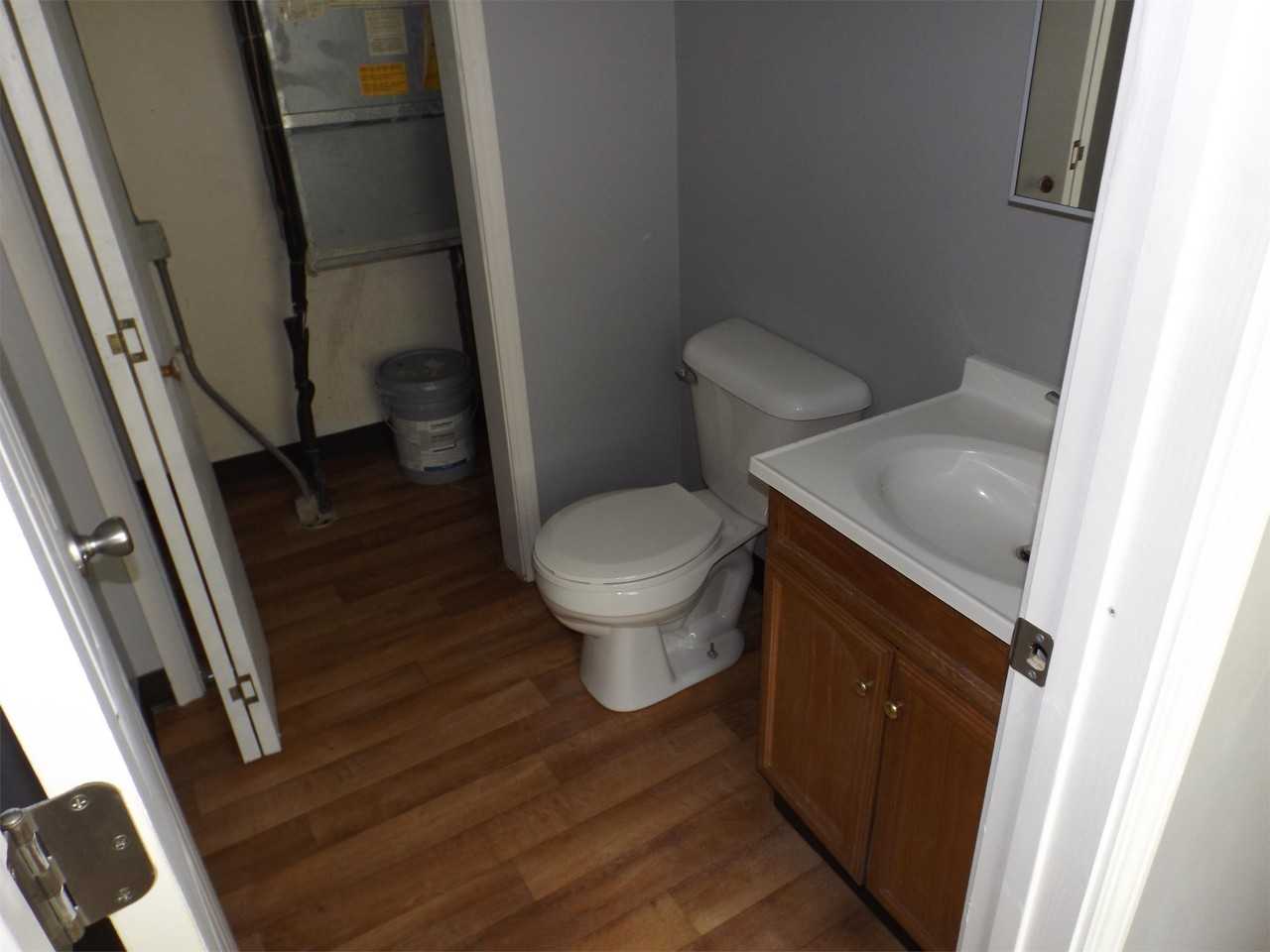 860 N Lincoln St #1 - Photo 5 of 14