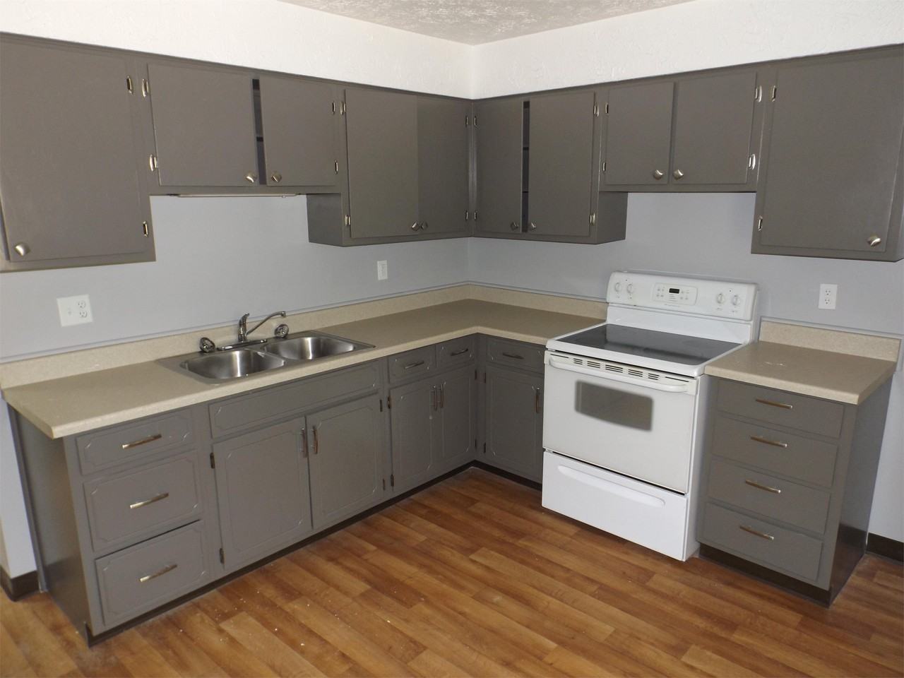 860 N Lincoln St #1 - Photo 6 of 14