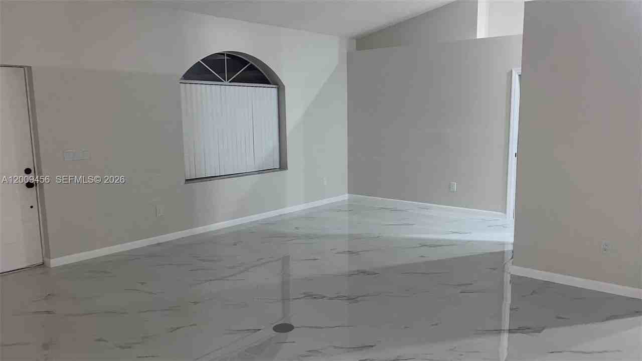 1198 Sw Ingrassina Ave - Photo 6 of 16