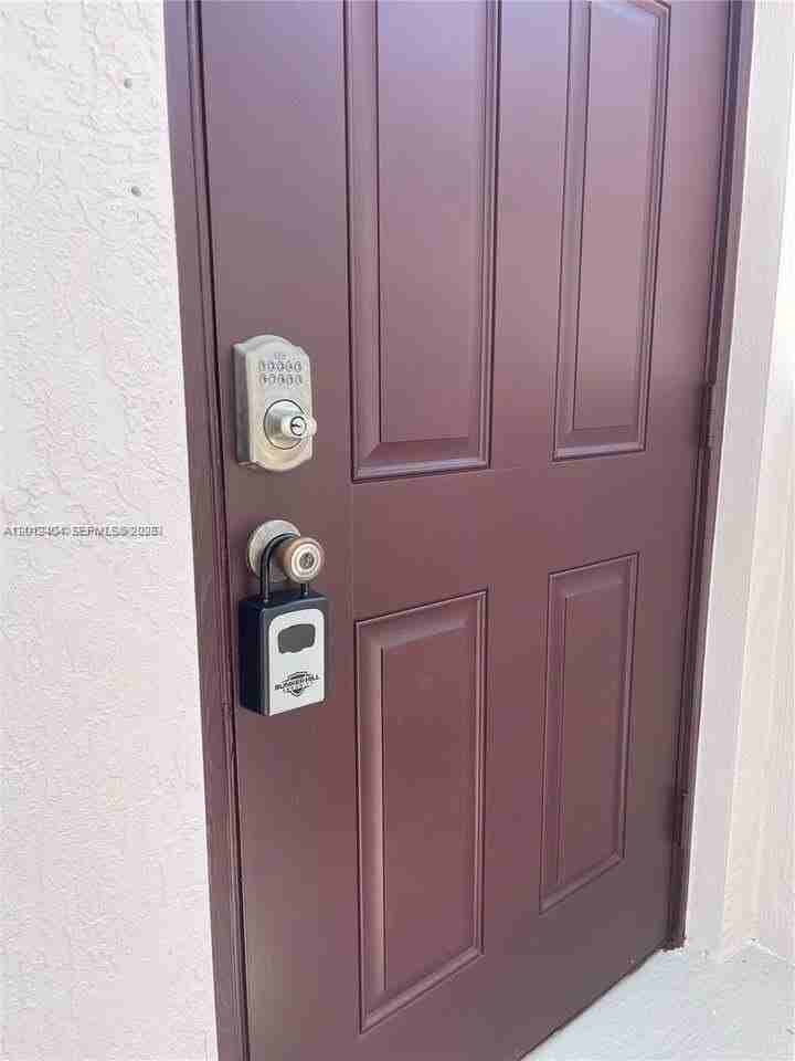 9203 Sw 170th Ct - Photo 2 of 16