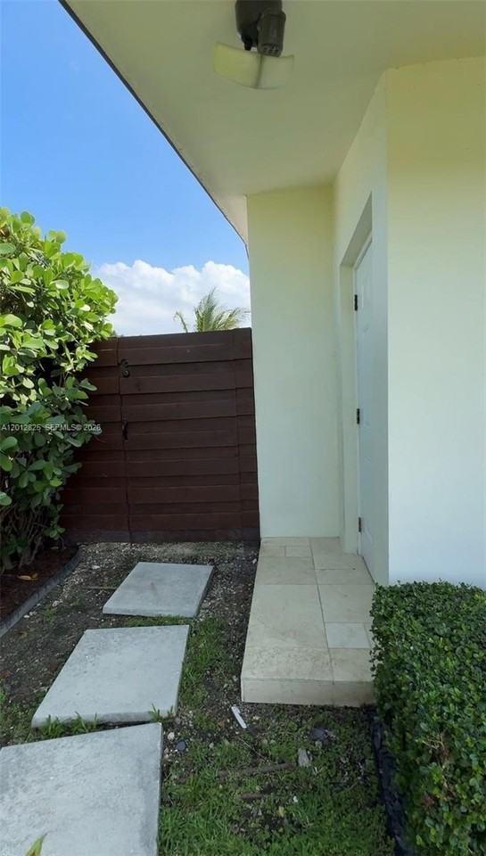 11960 Sw 35th Ter #1 - Photo 2 of 11