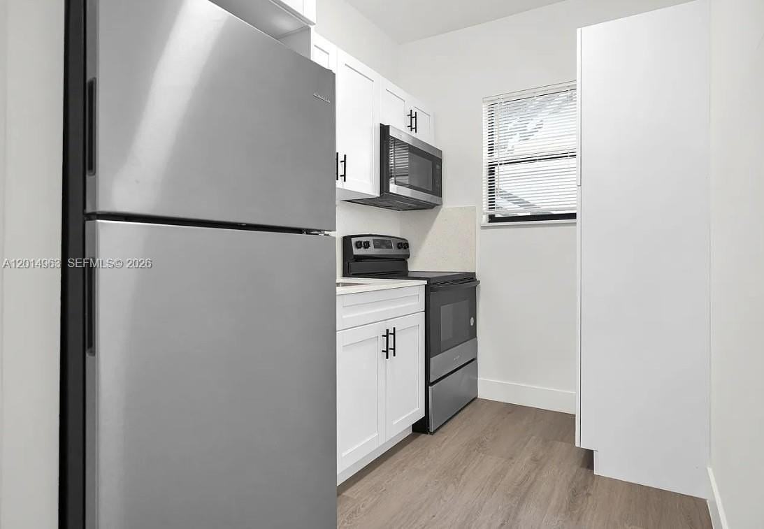 638 Sw 21st Ave #1 - Photo 7 of 13