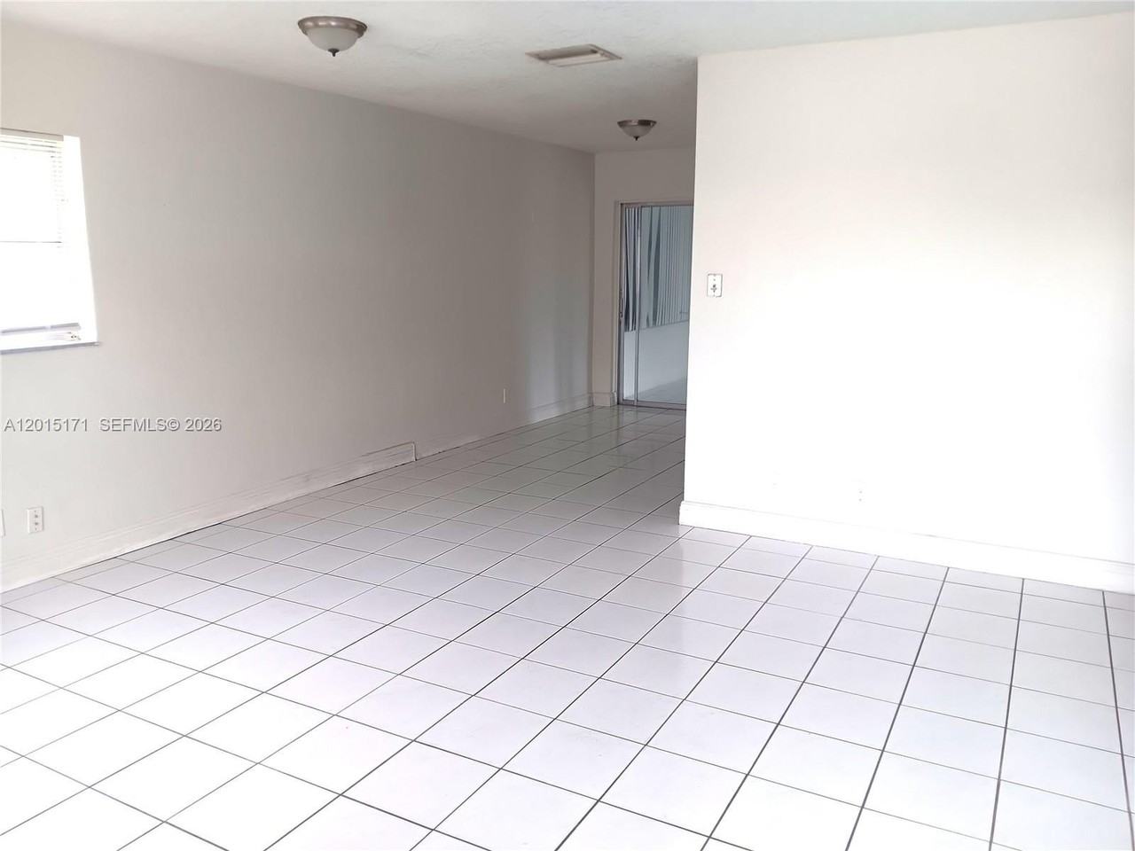 7004 Nw 67th Ave - Photo 5 of 11