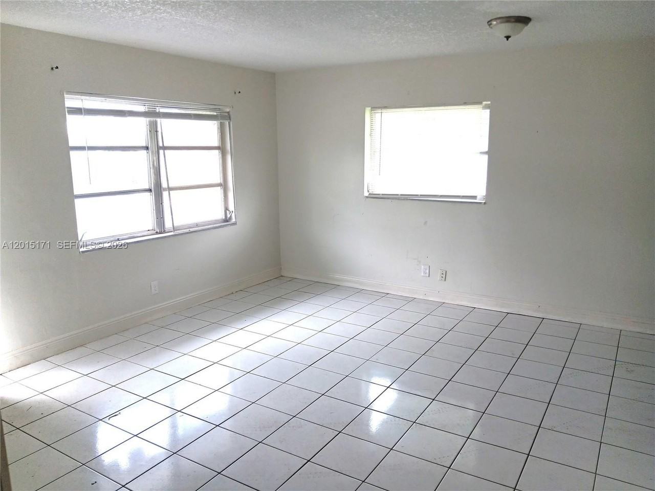 7004 Nw 67th Ave - Photo 6 of 11