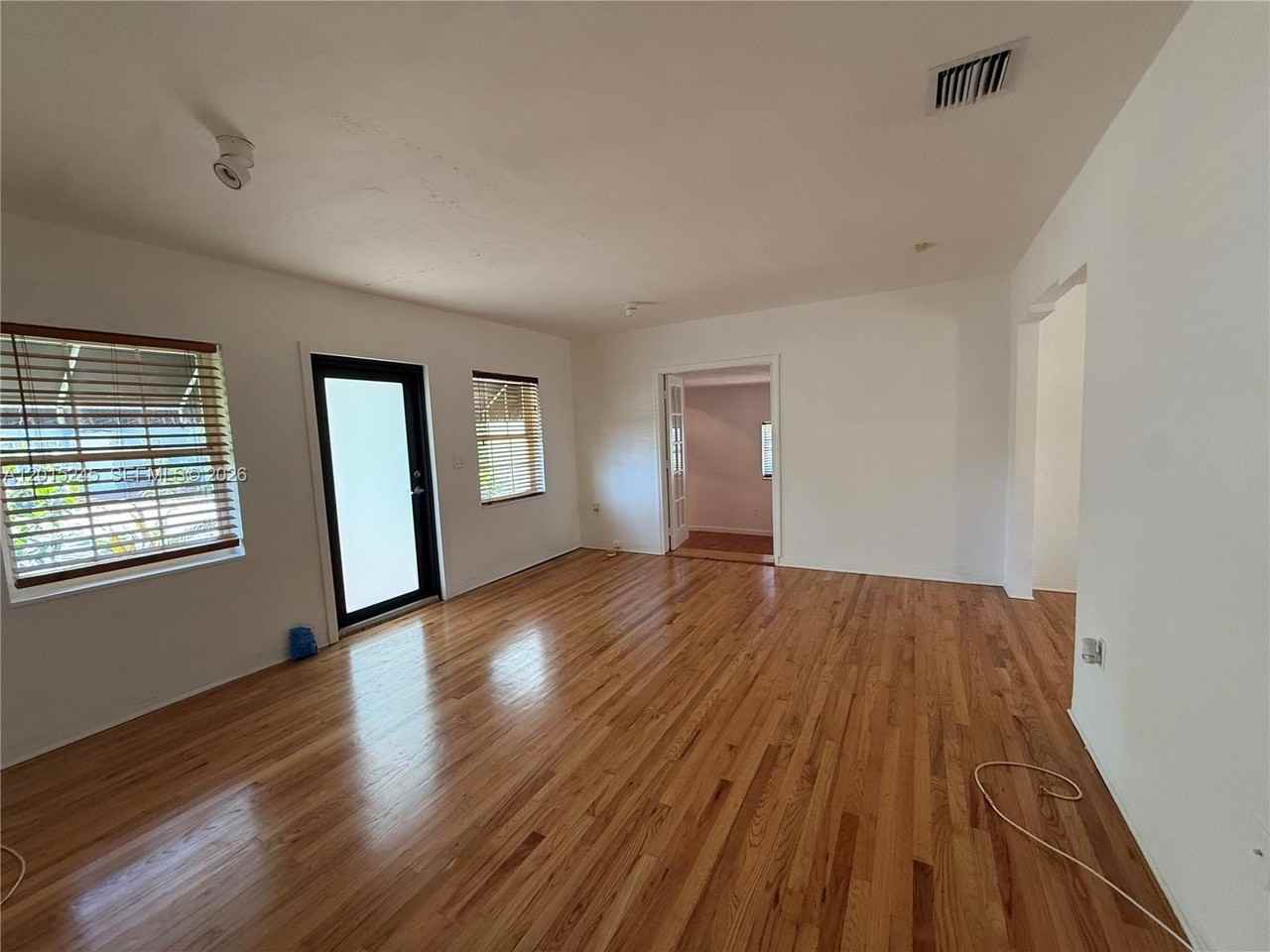 2321 Sw 31st Ave - Photo 3 of 21
