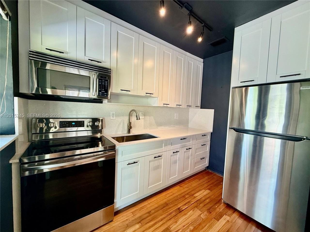 2321 Sw 31st Ave - Photo 5 of 21