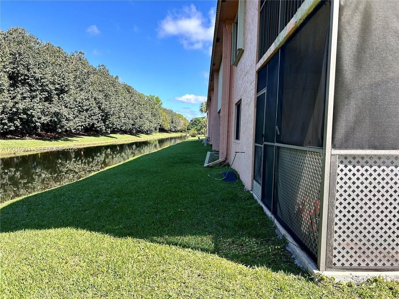 215 Lakeview Dr #101 - Photo 5 of 17
