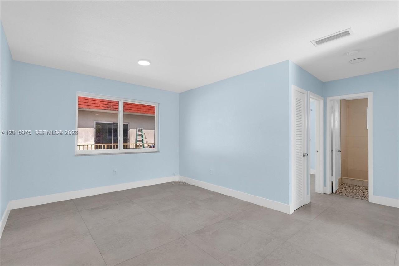 1250 Sw 4th St #6 - Photo 5 of 27