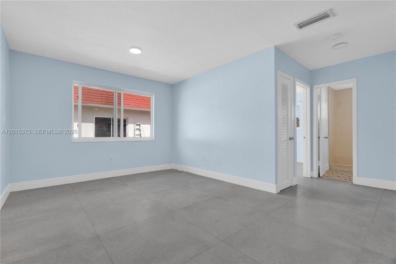 1250 Sw 4th St #6 - Photo 7 of 27