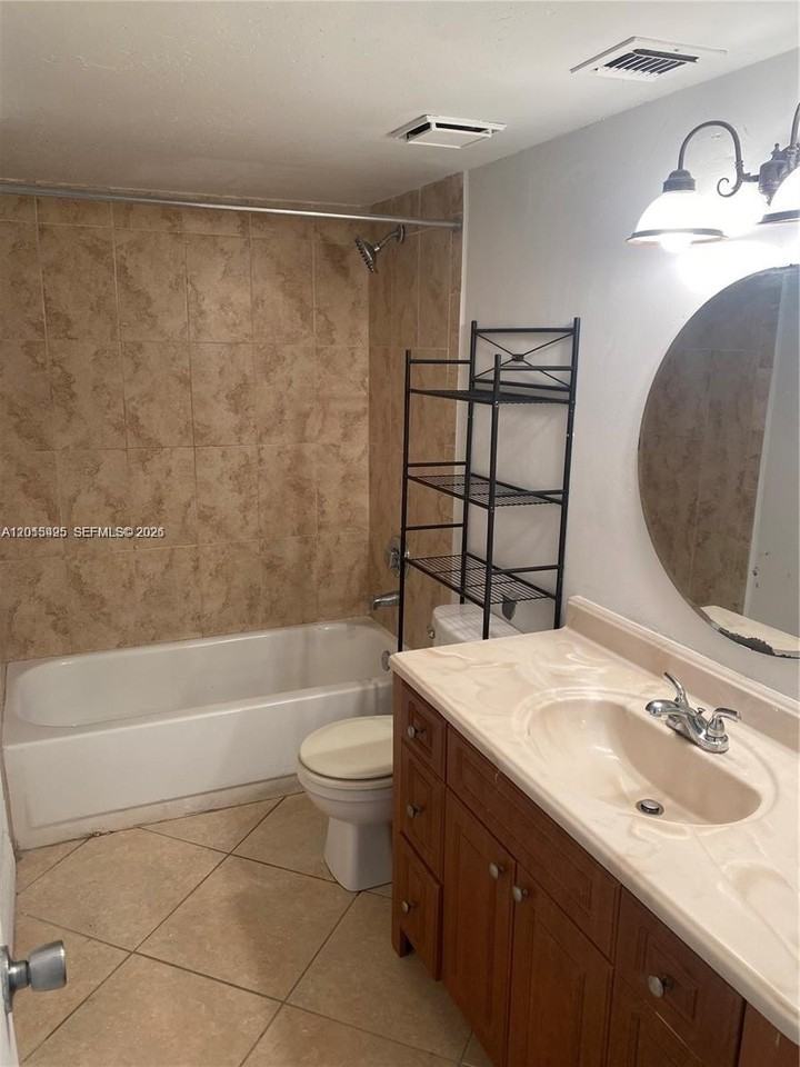 18330 Nw 68th Ave #G - Photo 5 of 15