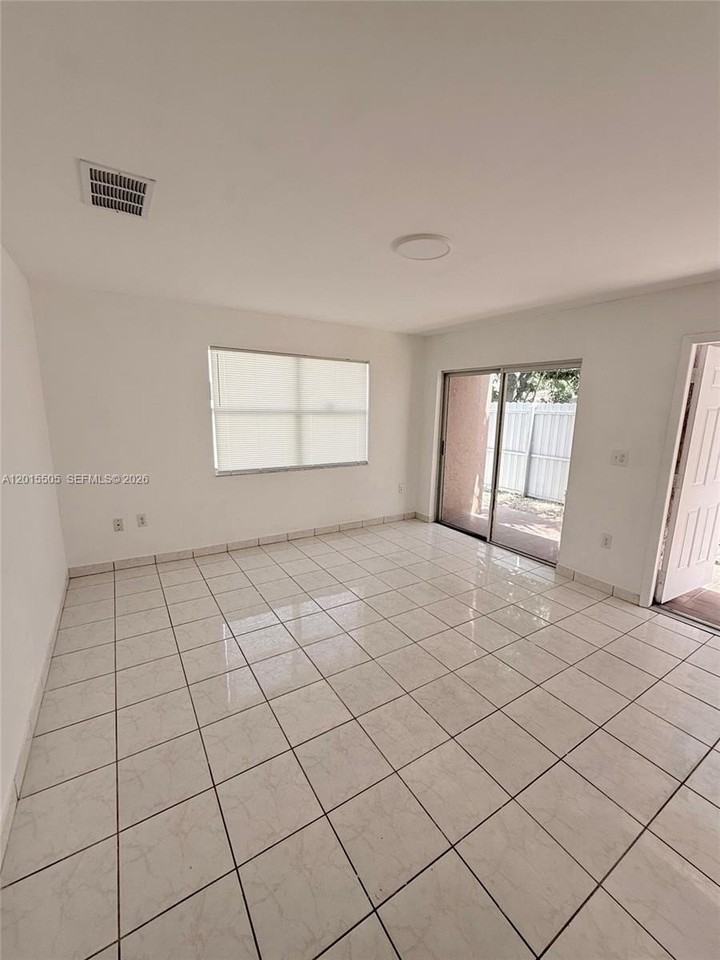 2645 Sw 28th Ct #2647 - Photo 3 of 12