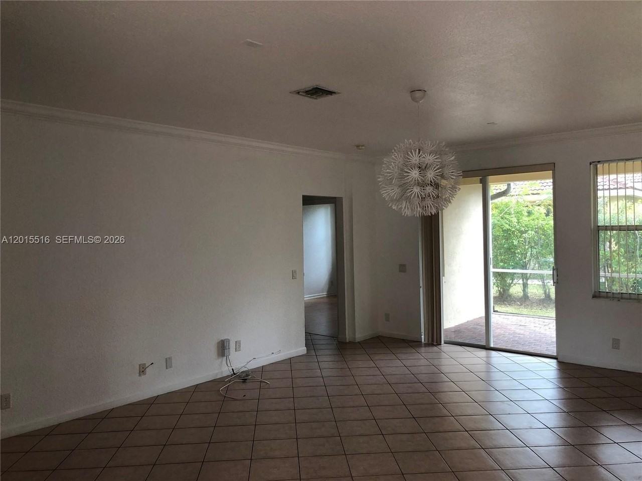 693 Live Oak Ln - Photo 3 of 50