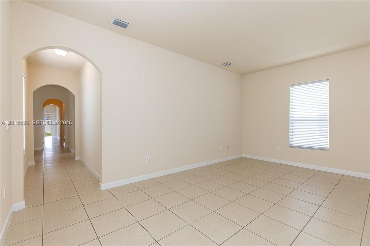 17031 Sw 92nd St #17031 - Photo 5 of 46