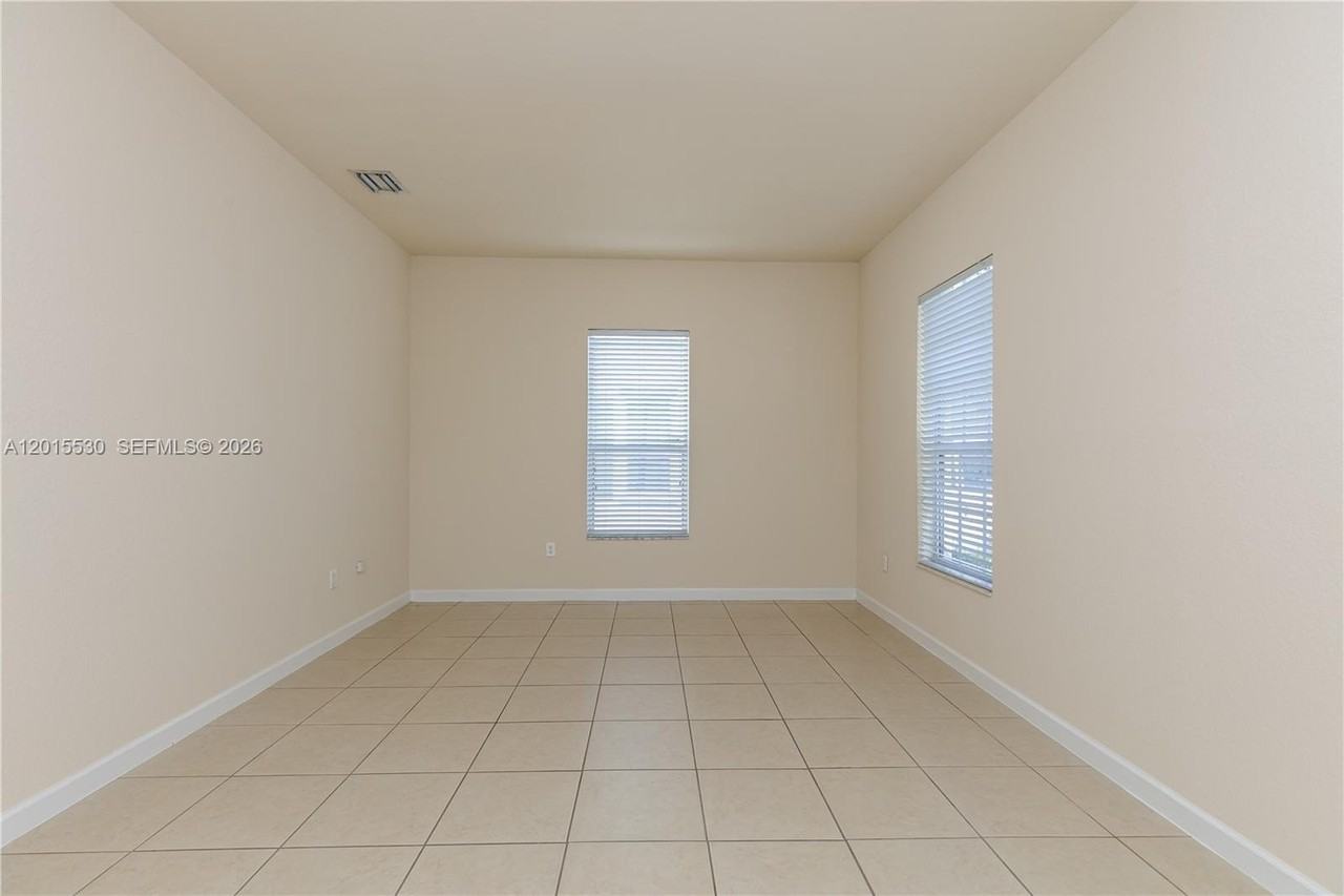 17031 Sw 92nd St #17031 - Photo 6 of 46