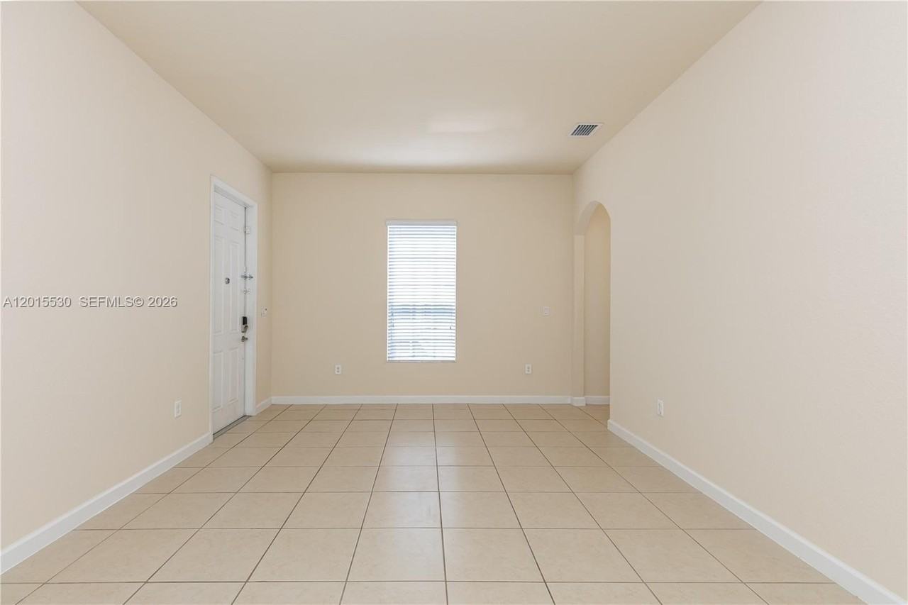 17031 Sw 92nd St #17031 - Photo 7 of 46