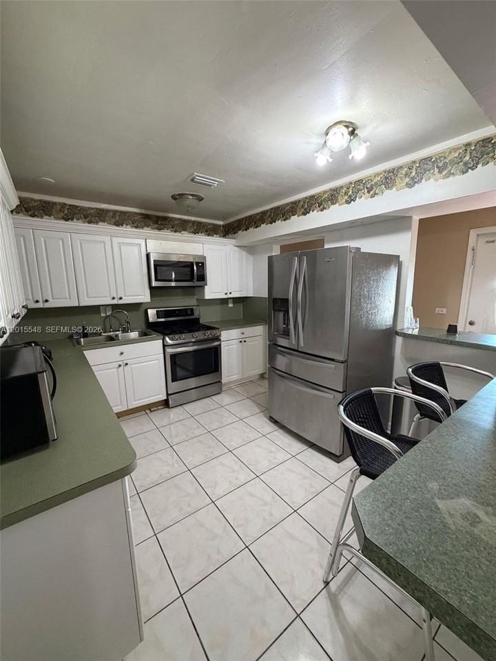1041 Nw 196th Ter #0 - Photo 7 of 21