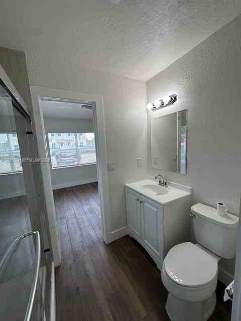 101 W 11th St #2 - Photo 5 of 8