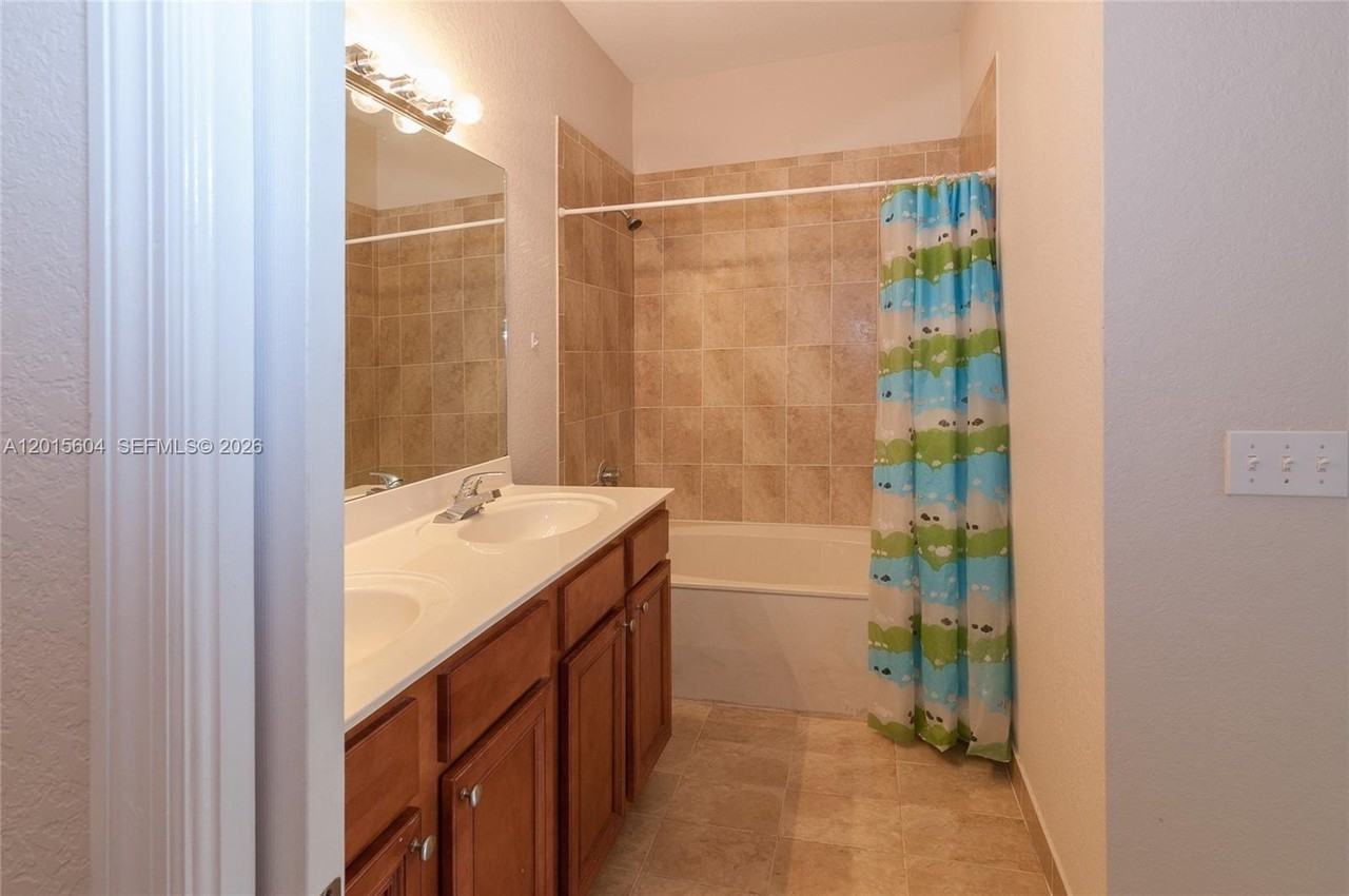 1036 Ne 208th St #1036 - Photo 7 of 16
