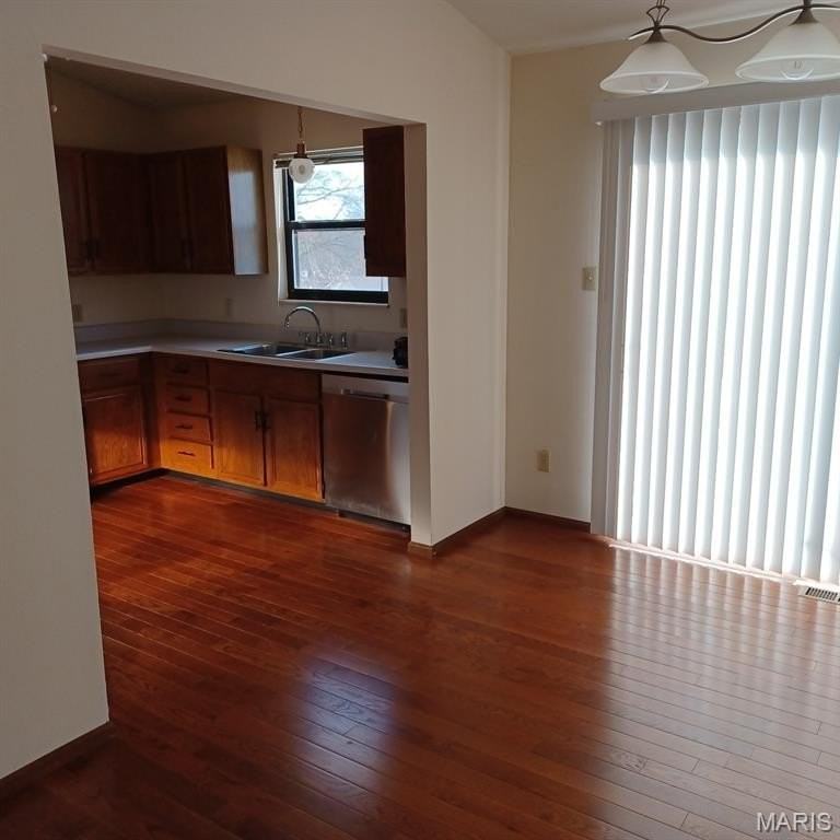 2407 Muegge Rd - Photo 7 of 39