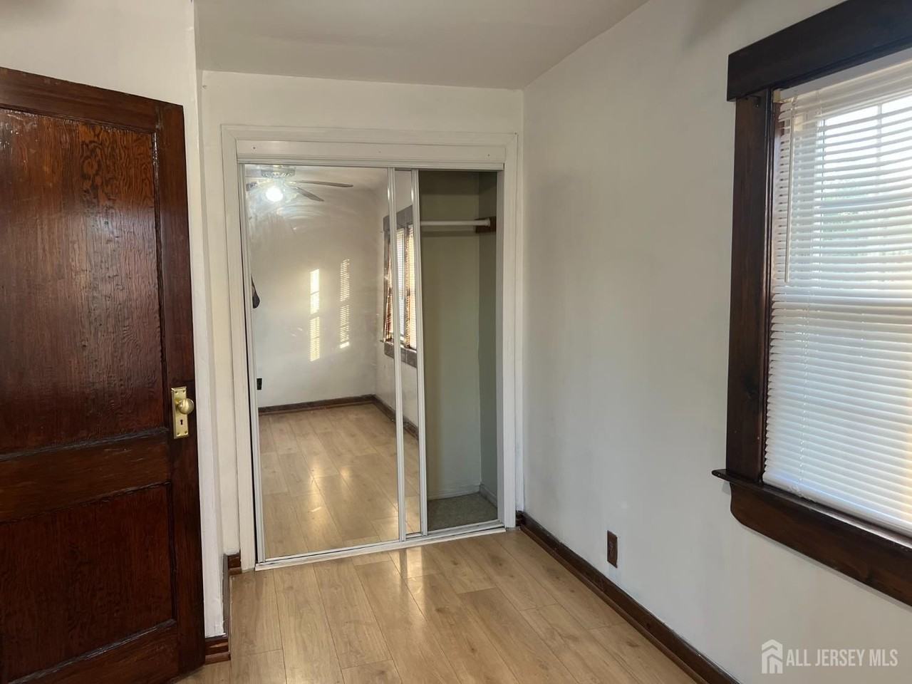 138 Luther Ave - Photo 4 of 10