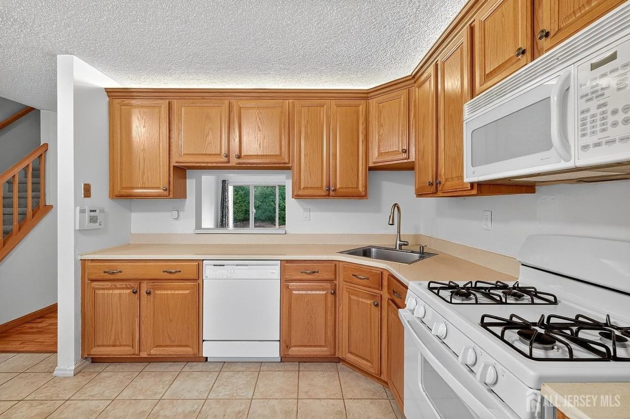 134 Pear Tree Ln - Photo 4 of 20
