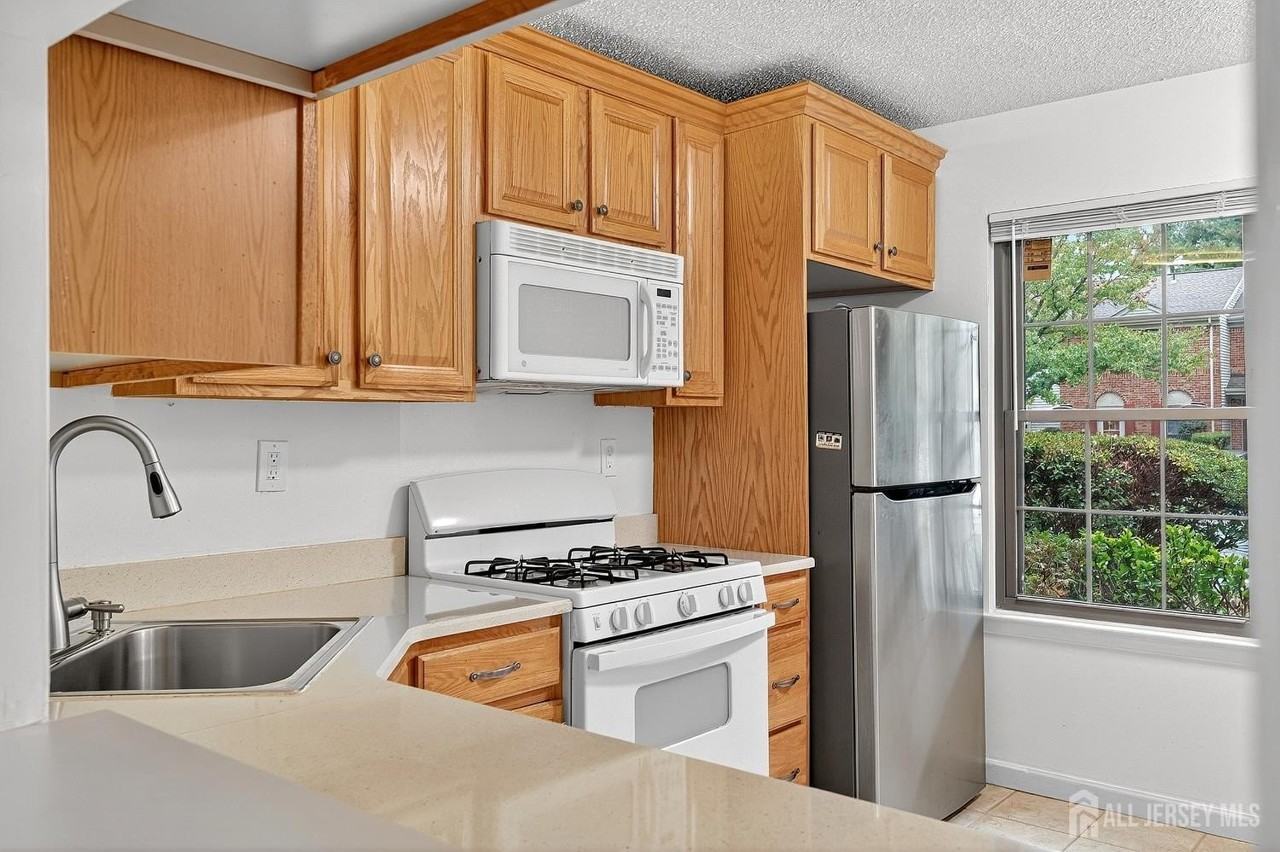 134 Pear Tree Ln - Photo 5 of 20