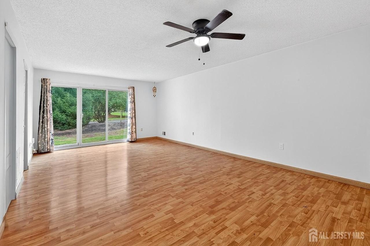 134 Pear Tree Ln - Photo 7 of 20