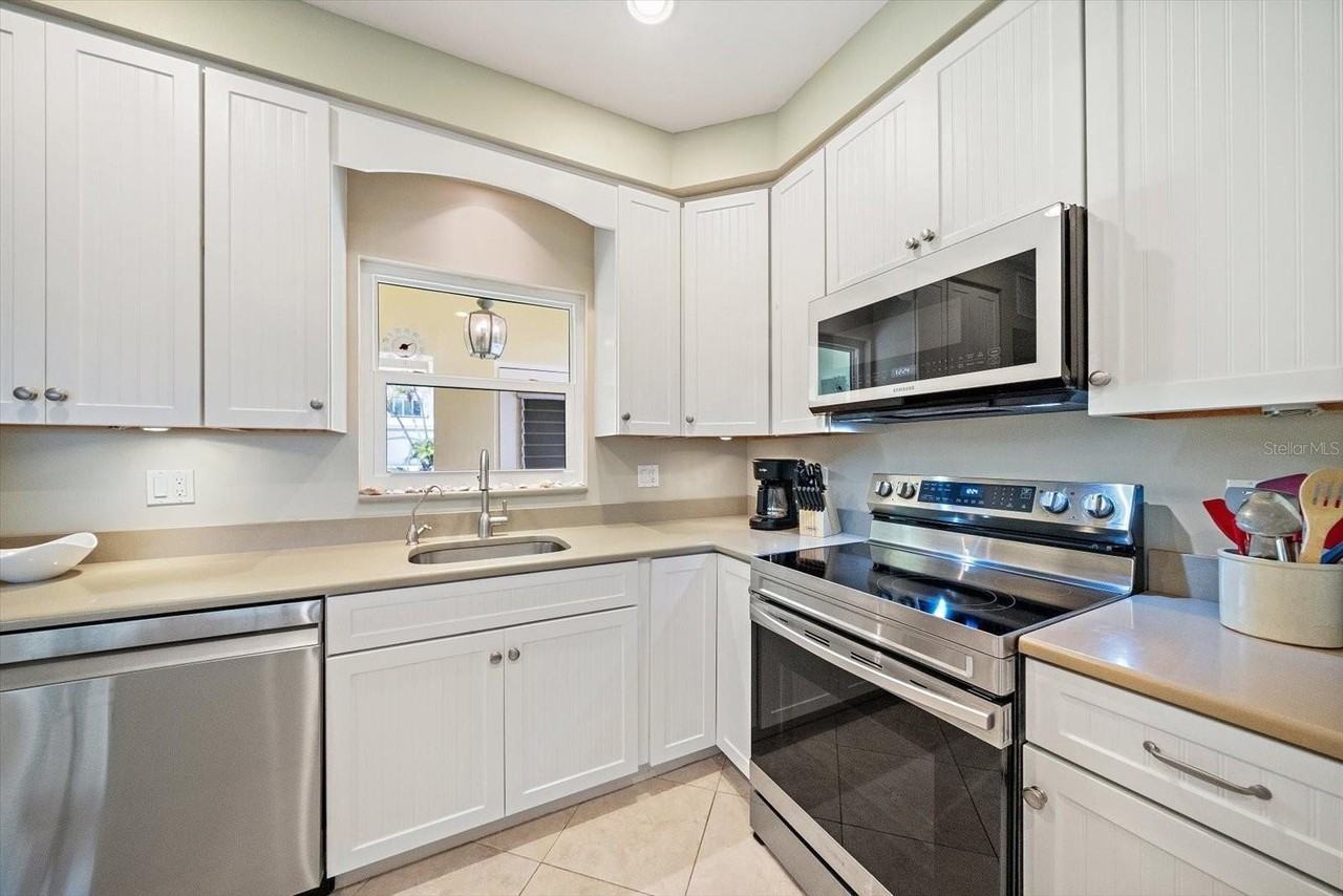 5869 Tidewood Ave #7 - Photo 7 of 29